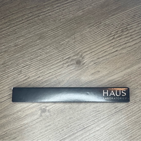 HAUS| Gel pencil eyeliner in shade “STREET” - Picture 10 of 11